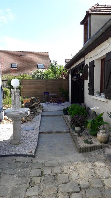 La Maison Du Bonheur Saintry-sur-Seine Экстерьер фото
